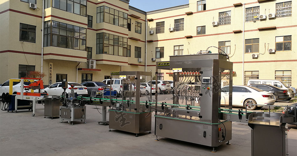 �Ͼ��ǻ��S(ch��ng)��չʾҺ�w���b��(xi��n)�O(sh��)��