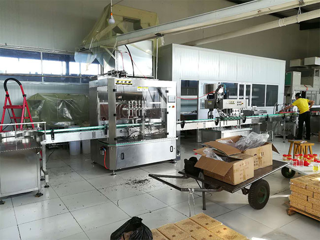 全自動果醬灌裝機(jī)械設(shè)備客戶車間實(shí)拍