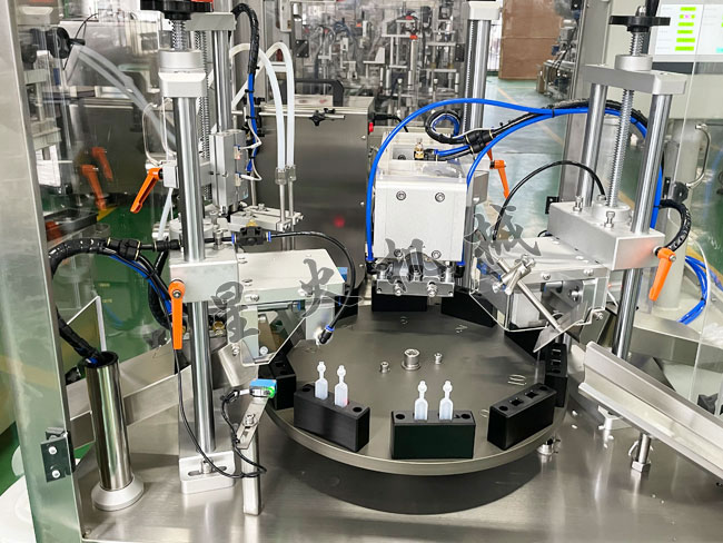 ����ԇ�����b��ڙC(j��)�O(sh��)��չʾ